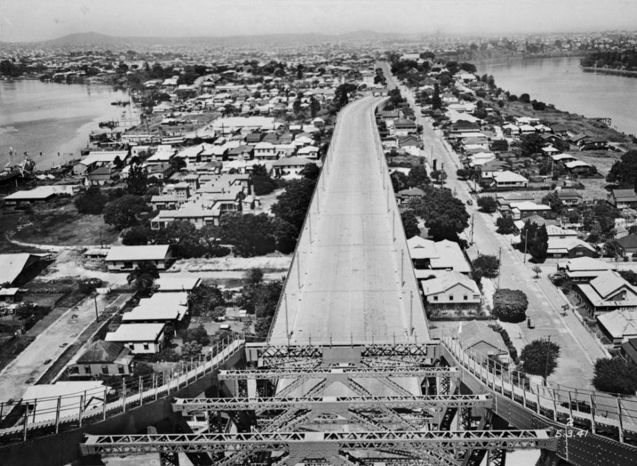 Bradfield Highway seen from atop the Story Bridge during construction