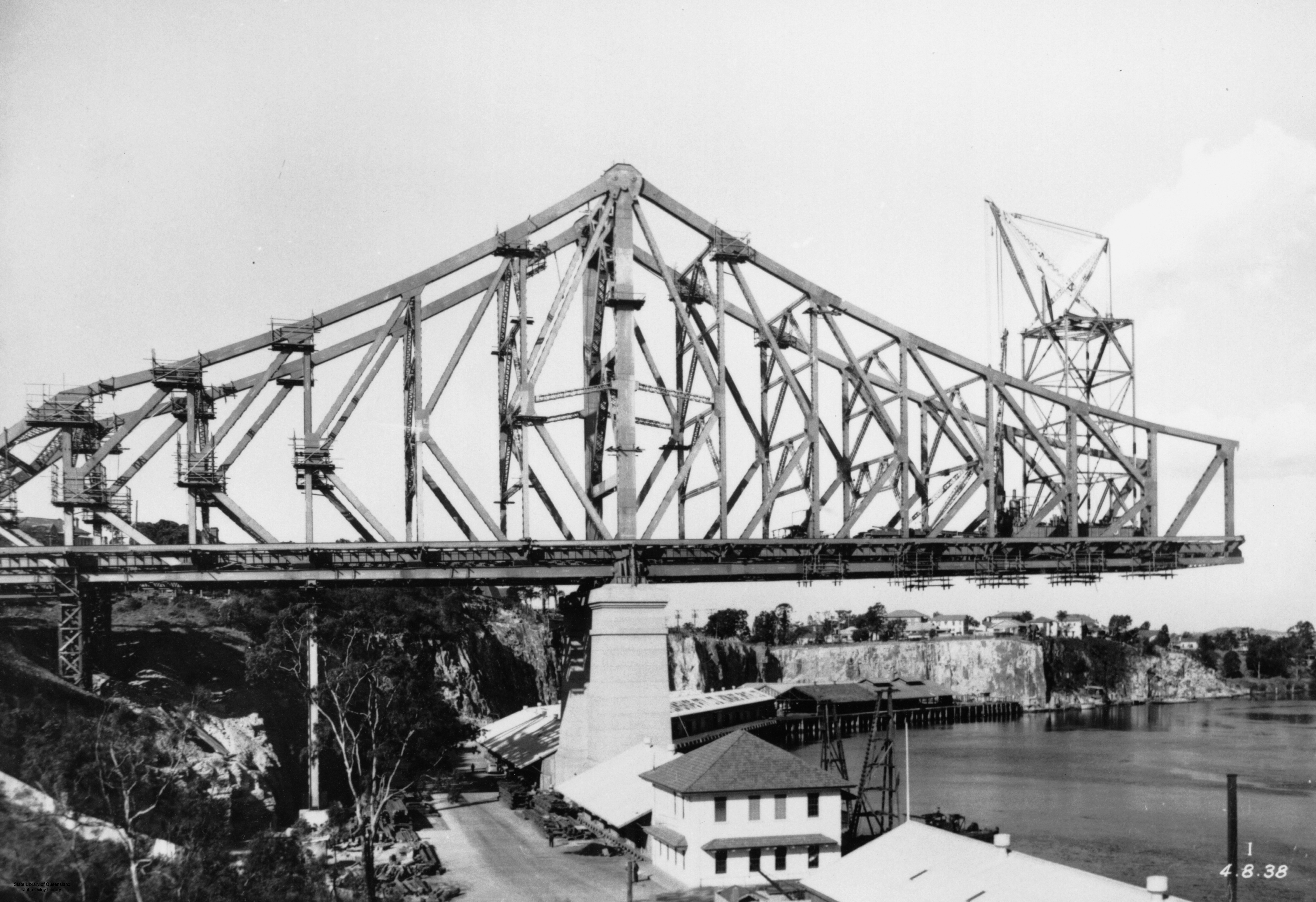 Black and white image from 1938 of the Brisbane Story Bridge under construction