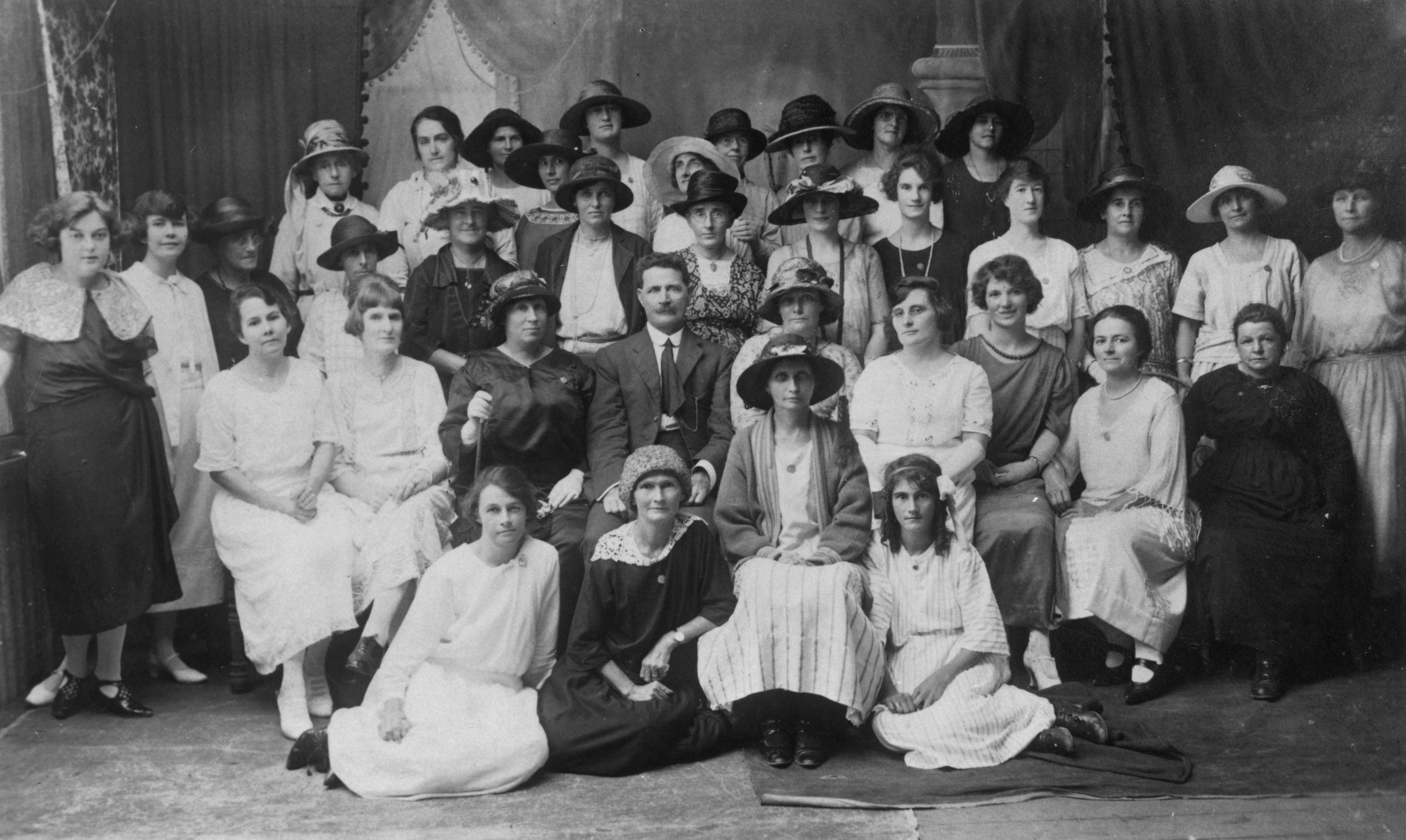 Portrait of the members at the inaugural meeting of the Country Women's Association in Bowen, 1923