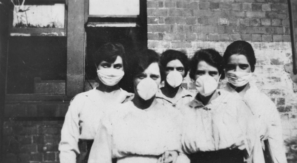 Women wearing surgical masks during the 1919 Spanish Influenza pandemic