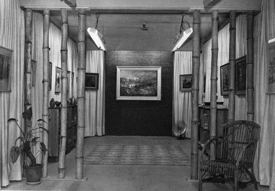 The first home of The Johnstone Gallery in the basement of the Brisbane Arcade