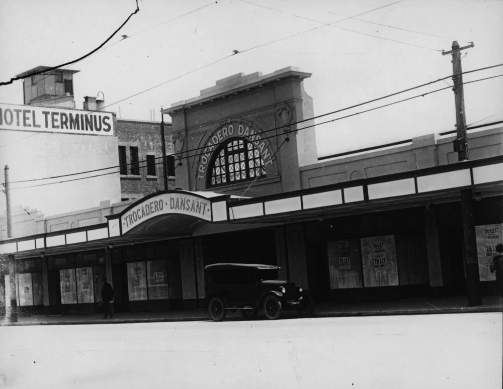 Exterior photo of the Trocadero Dansant 1934