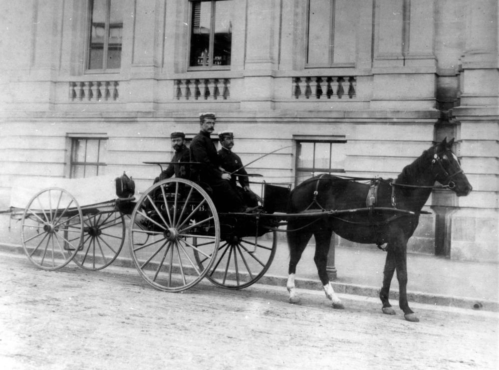 Queensland Ambulance Service - History in Pictures | State Library Of ...