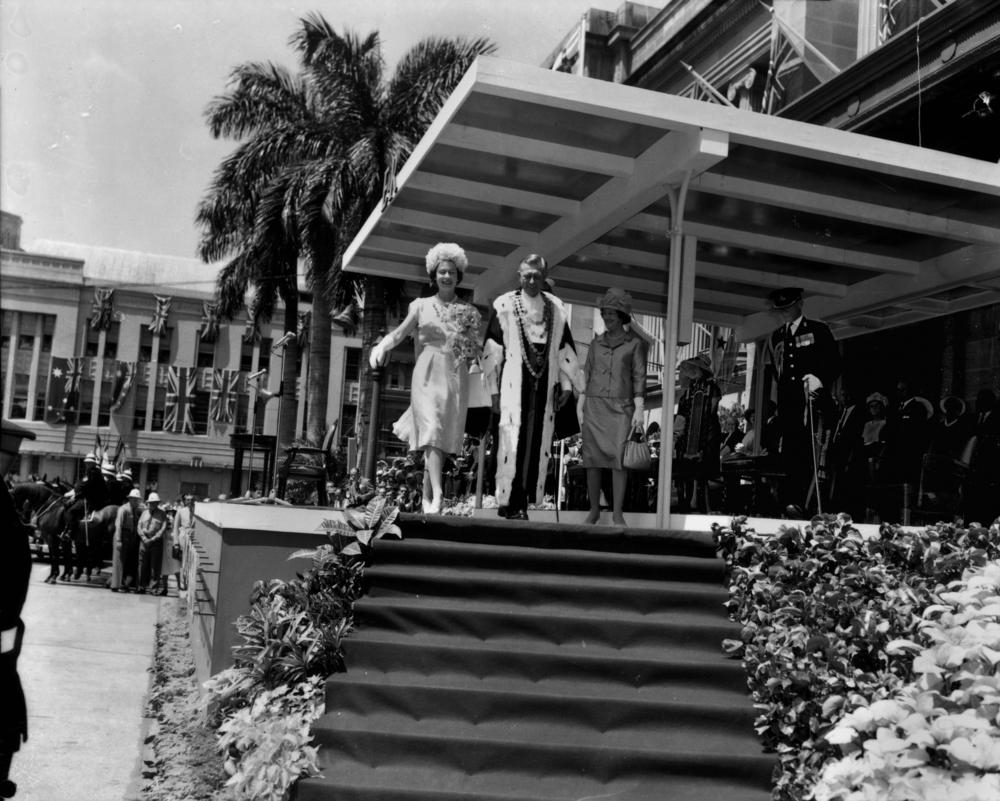 did the queen visit brisbane in 1963