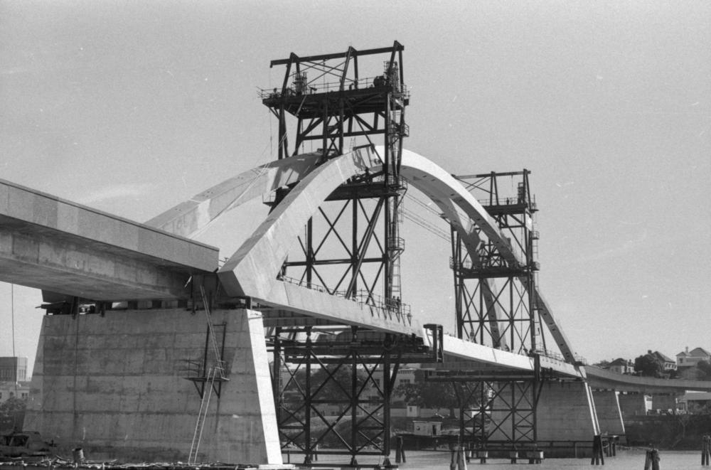 Building bridges - History in Pictures | State Library Of Queensland