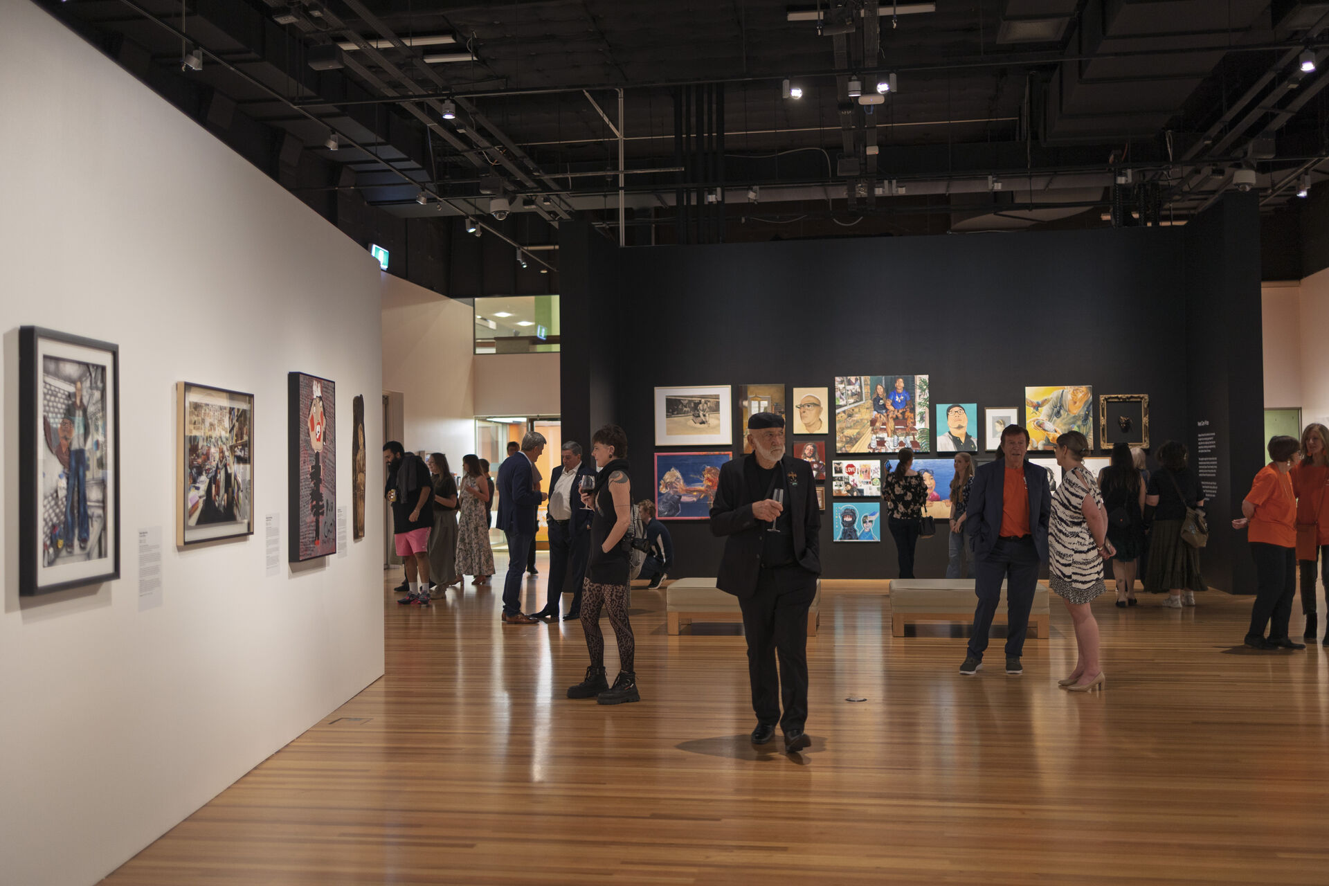 Brisbane Portrait Prize sergi ortamından görünüm
