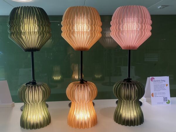Six lamps in green, light brown and pink