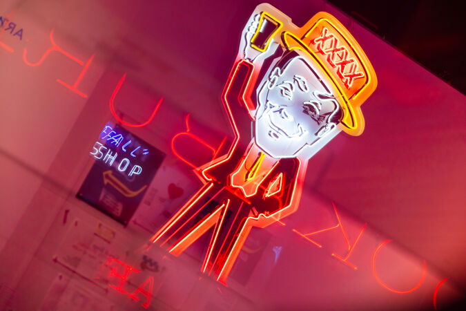 Mr Fourex neon sign