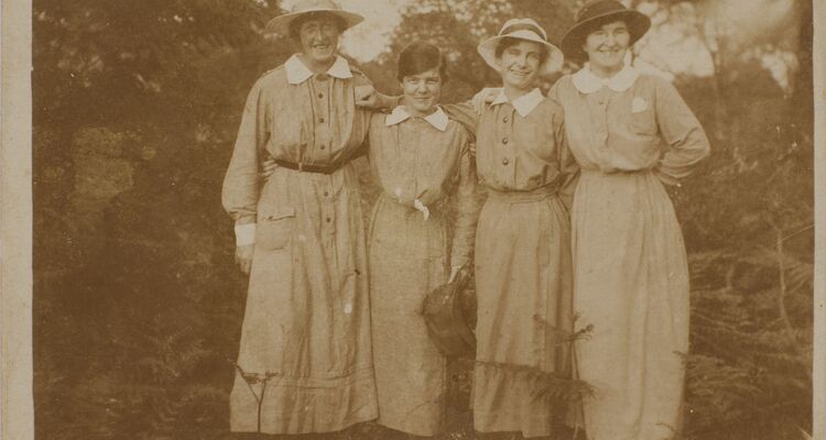 Nurse Constance Keys and three nursing sisters, Sutton Veny, England