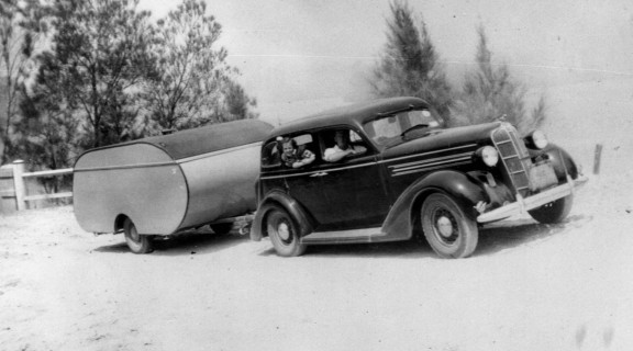 Family holidays in a 1936 Dodge with compact caravan