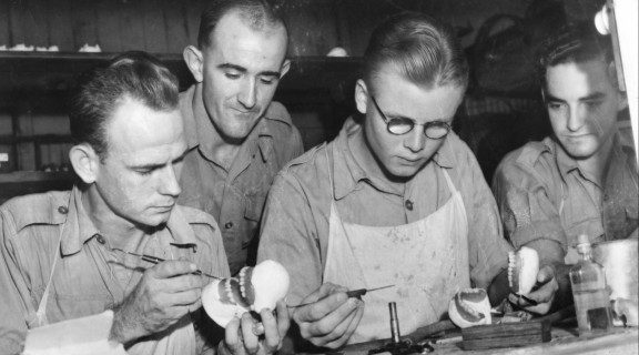 Demonstration of denture construction, Brisbane, 1940
