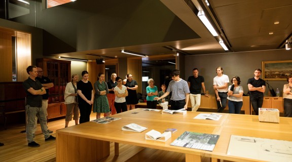 white gloves room attendees