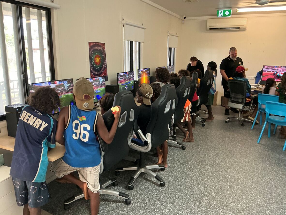 Young people using Doomadgee IKC computers to play eSports 