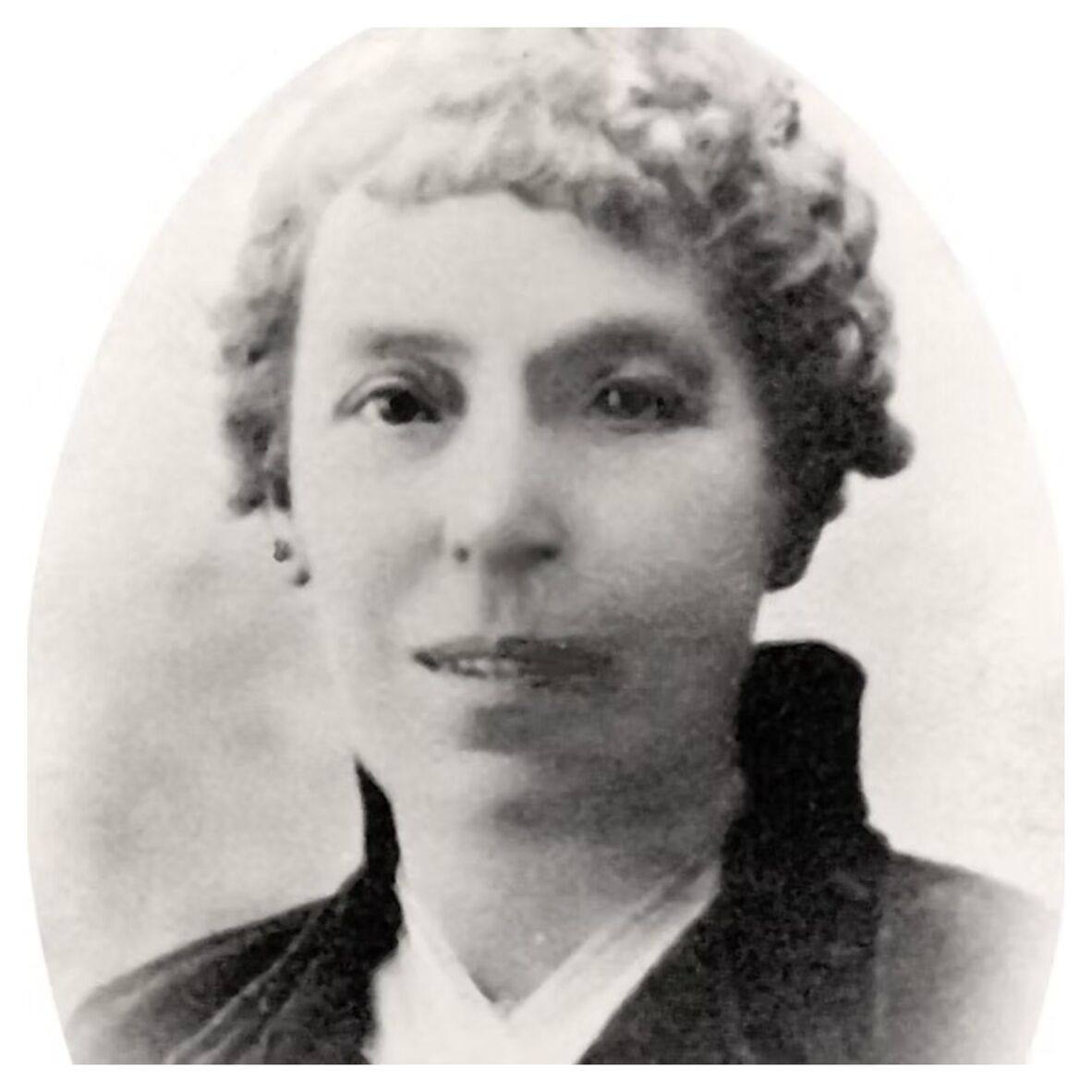 Head and shoulders portrait of Sarah Balls