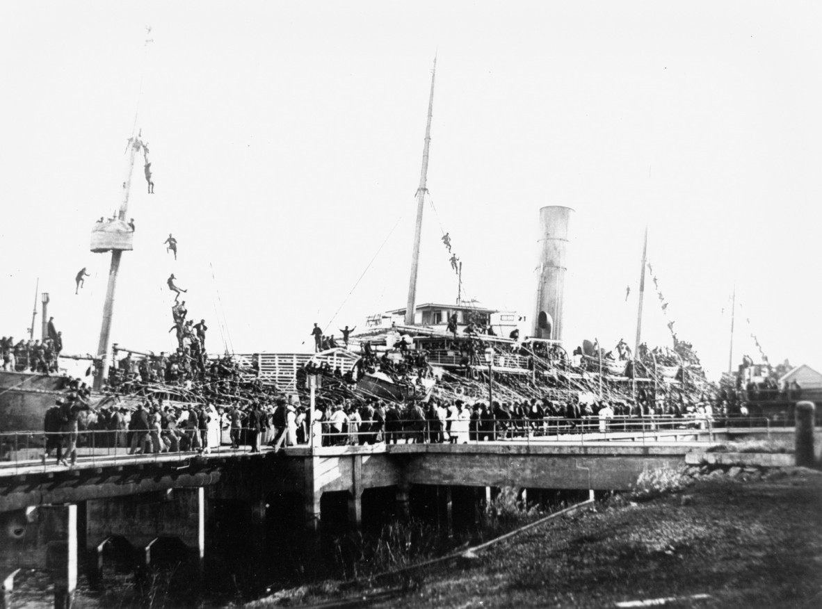 HMAT Seang Bee in Brisbane October 1915. 