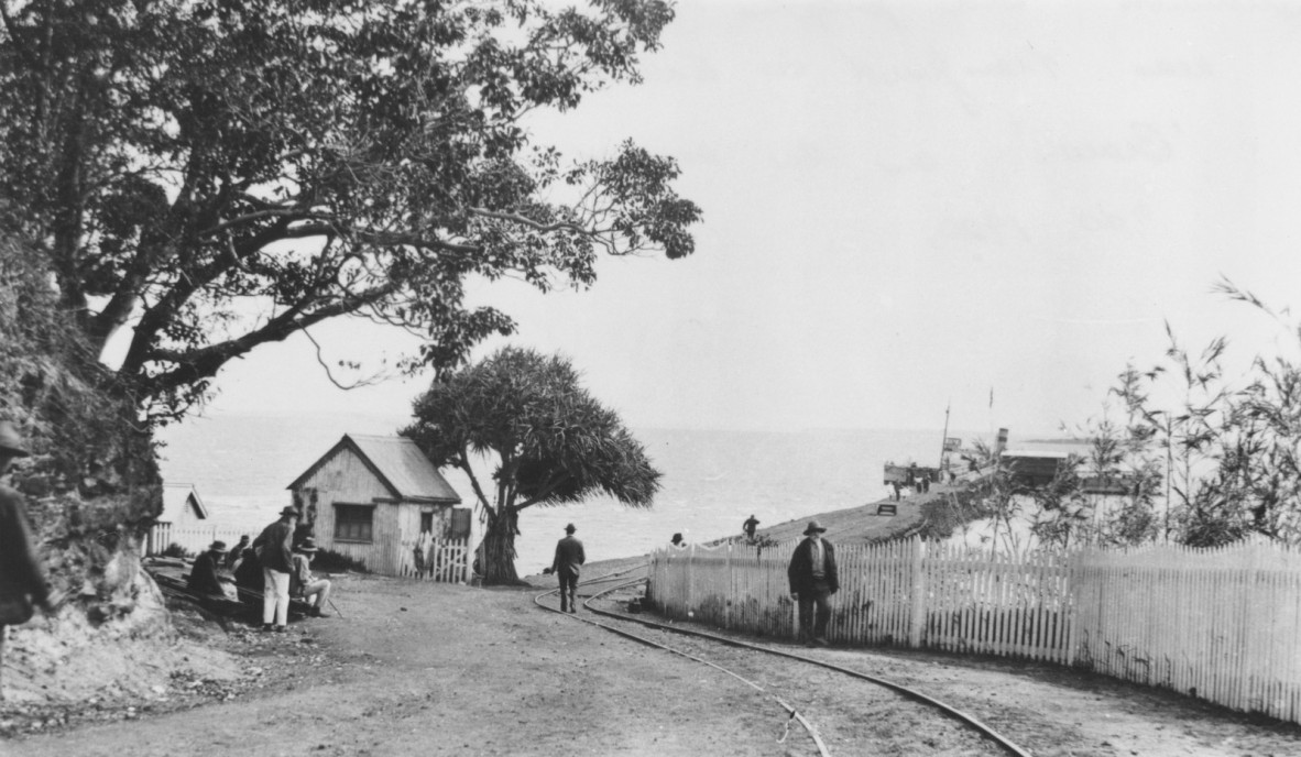 Steamer, Otter, at the Dunwich jetty, ca. 1895.