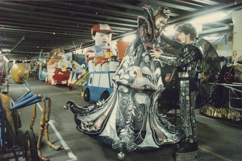Street performers and parade floats at Expo 88 at South Bank, Queensland, 1988